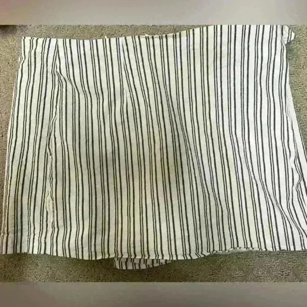 Black and white striped Skort, Forever 21, size large
